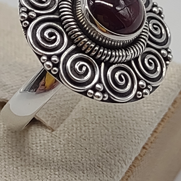 Vintage Sterling Silver Red Garnet Cocktail Ring - Picture 10 of 11
